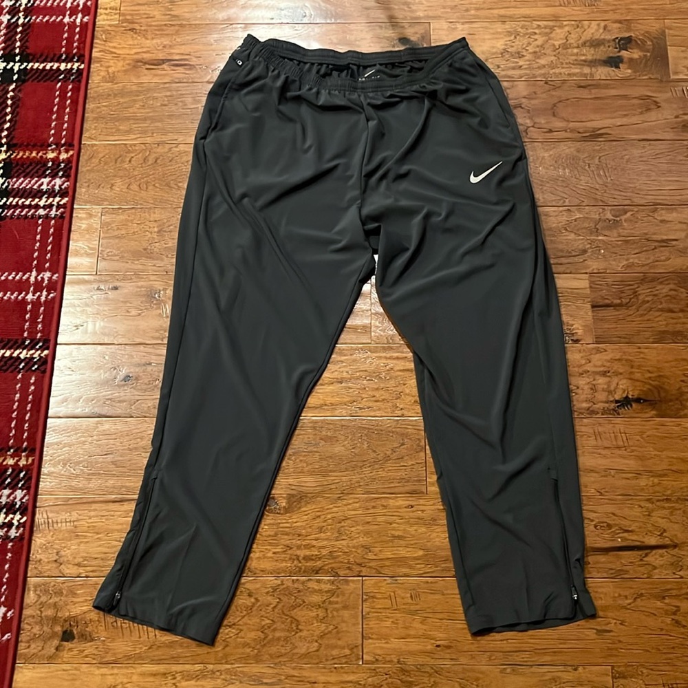 Nike men’s Dri-fit joggers